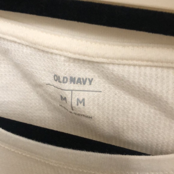 Old navy thermal top medium - Picture 2 of 2